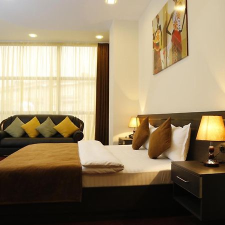 Tomu'S Hotel Гюмри Екстериор снимка