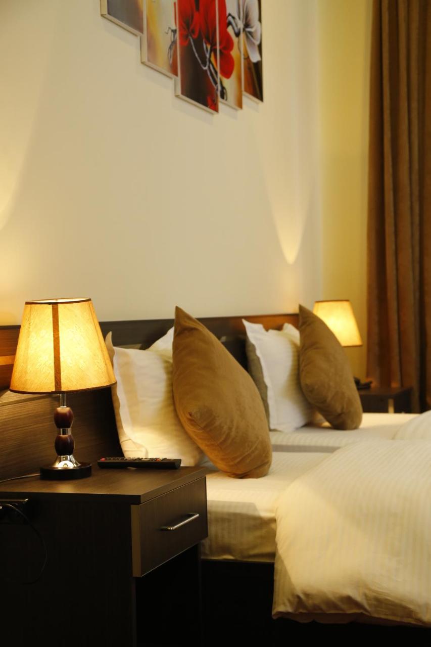 Tomu'S Hotel Гюмри Екстериор снимка